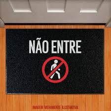 Compra de tapetes e vassouras pode levar prefeitura a se explicar no MP